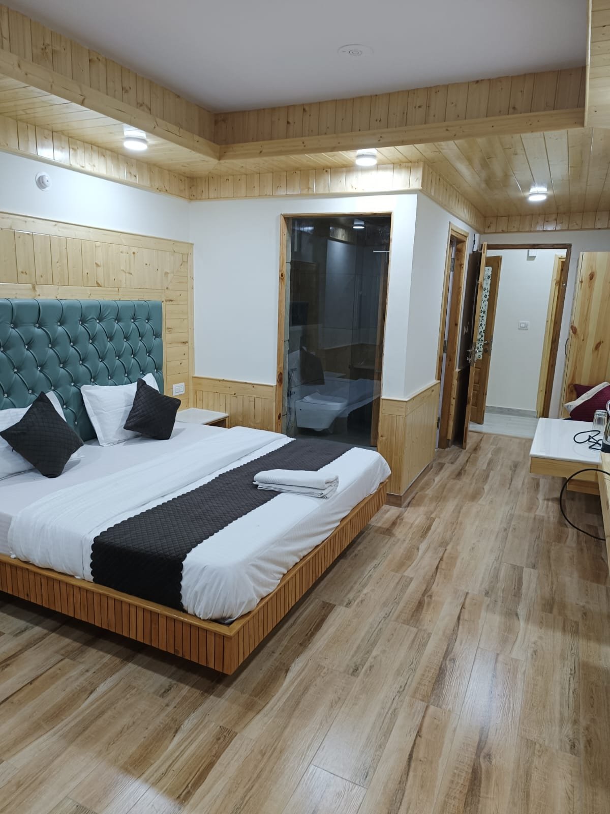 BTH Hotels & Resorts – Rooms & interiors, view 19